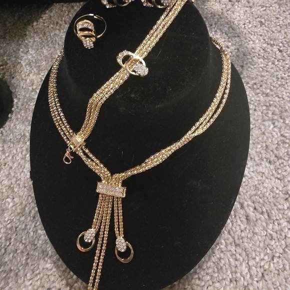 21kgp Dubai Jewelry Set -Elegant Gold Set with Rings and Necklace & Earings - Picture 5 of 12